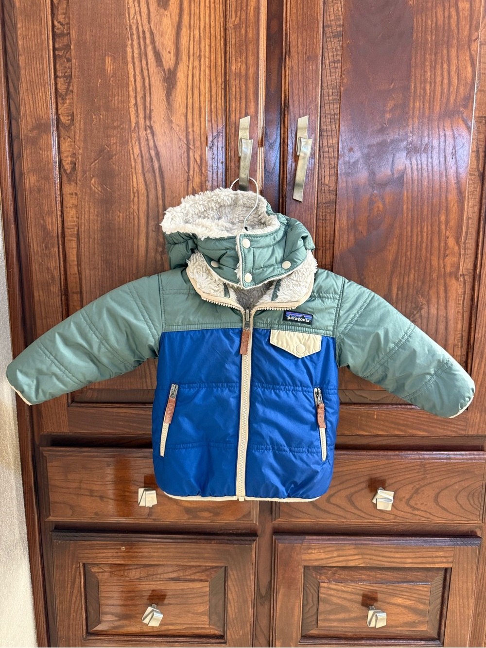 Patagonia Baby Reversible Tribbles Hoody Youth 12-18M NWOT Colorblock